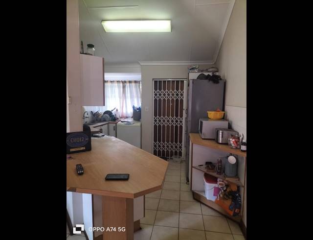 3 BEDROOM PROPERTY TO RENT IN BIRDSWOOD